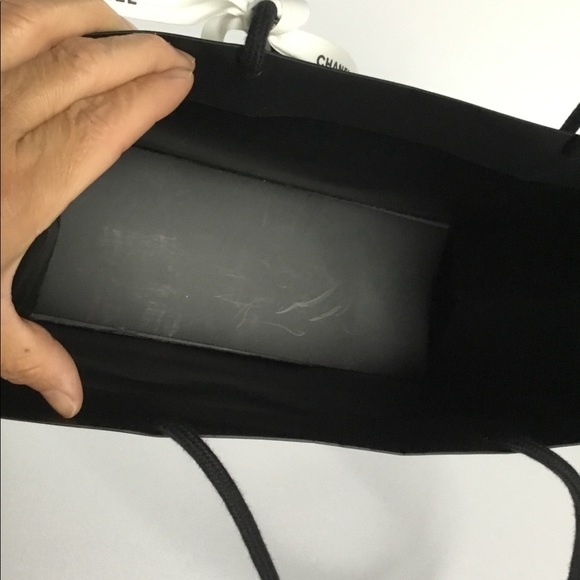 CHANEL - Picture 10 of 16